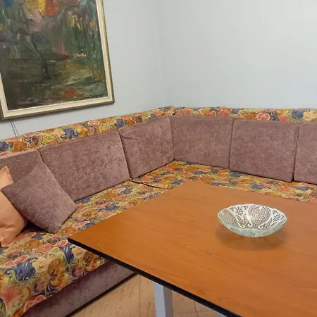 E&b Cosy 3 טיראנה